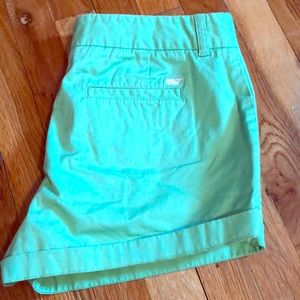 Green Vineyard Vines everyday shorts